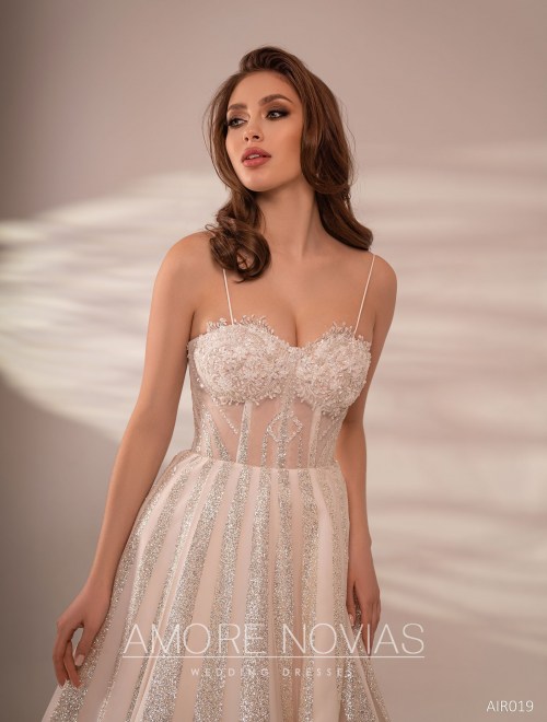 https://amore-novias.com/images/stories/virtuemart/product/AIR019       (2).jpg